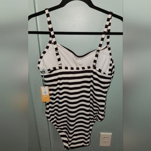 Kona‎ Sol NWT Rio Ribbed One Piece Swimsuit Burgundy & White Stripes Swim XL - Picture 6 of 9